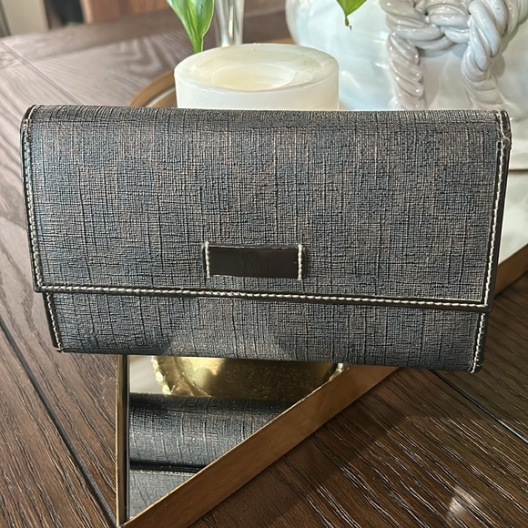 GUCCI Wallet - Picture 1 of 5